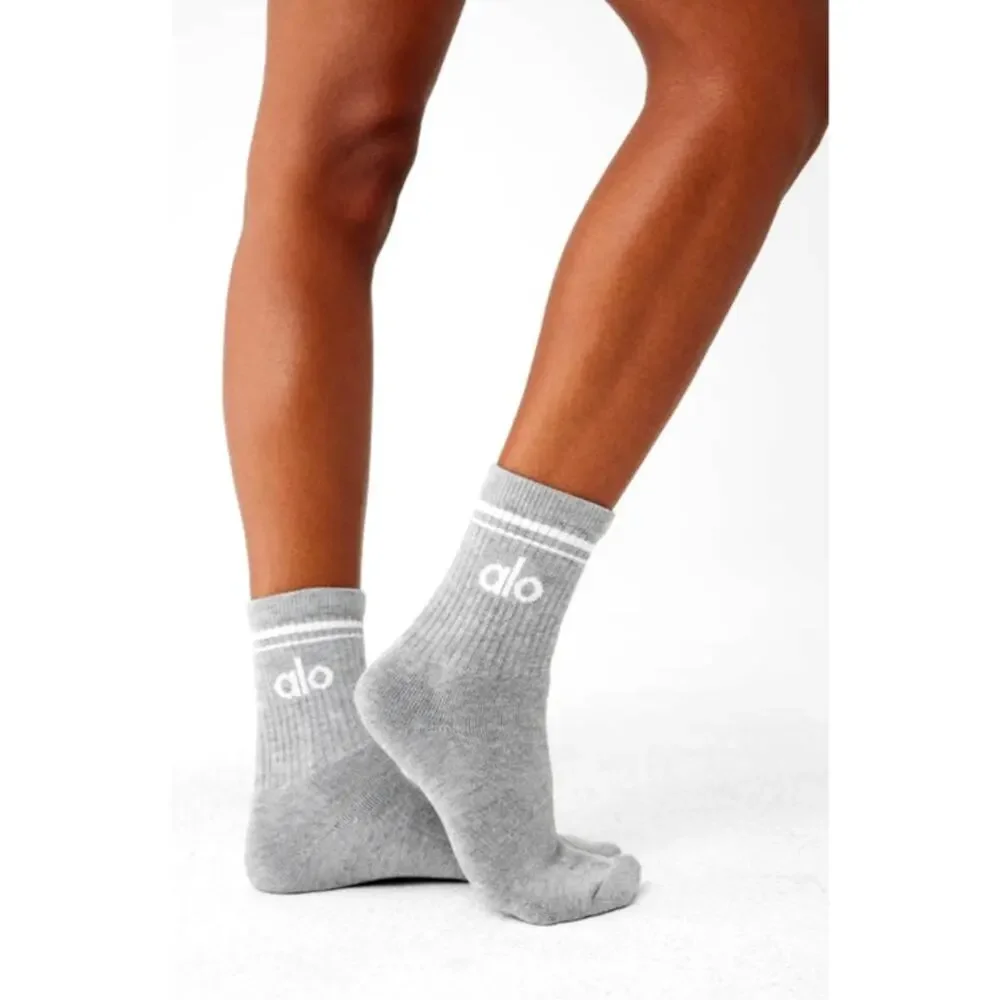 Alo Yoga Unisex Athletic Heather Gray White Half-Crew Throwback Socks Size M